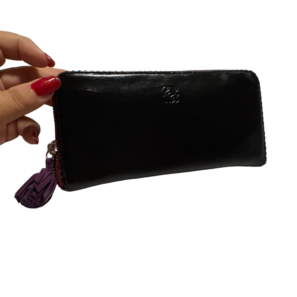 Lowe vintage wallet light cracking